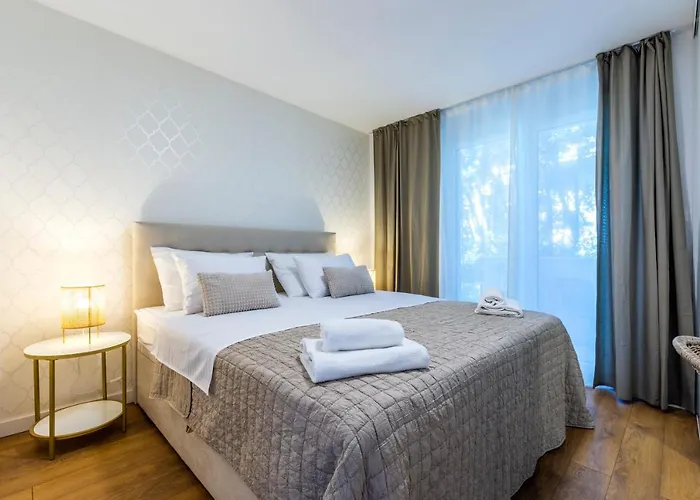 Old Platz Apartman *